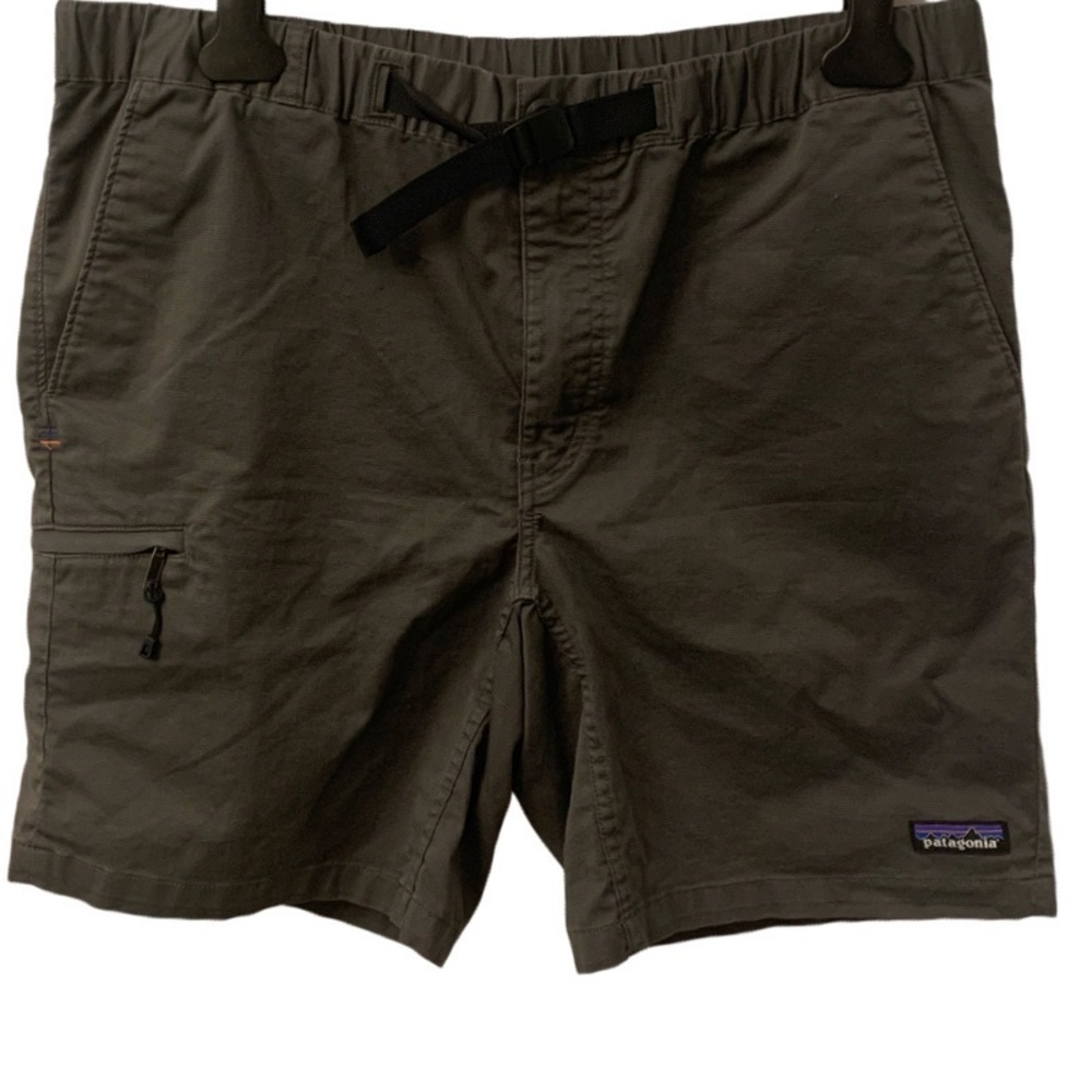 Patagonia organic cotton/ poly shorts. 5 pocket, internal belt. L, 8” inseam.